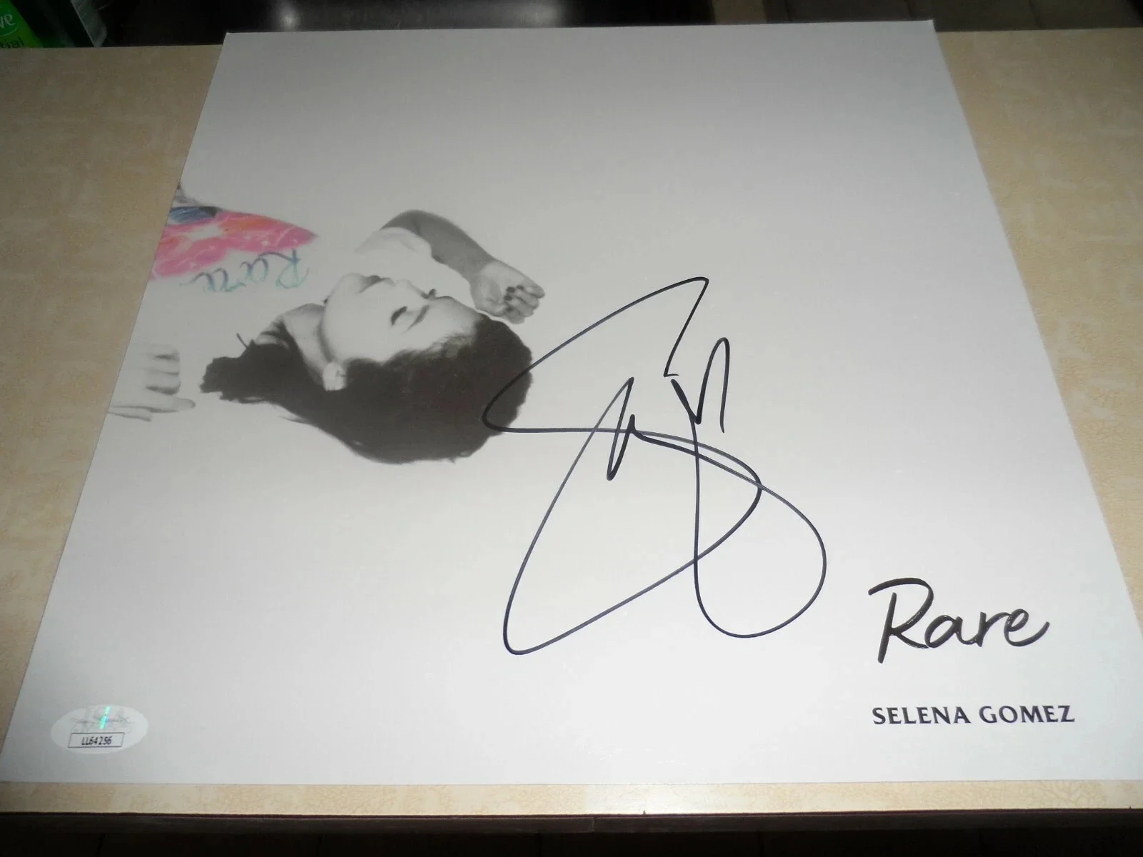 SELENA GOMEZ AUTHENTIC SIGNED/AUTOGRAPHED RARE VINYL COVER INSERT FRAMED--JSA, image 2
