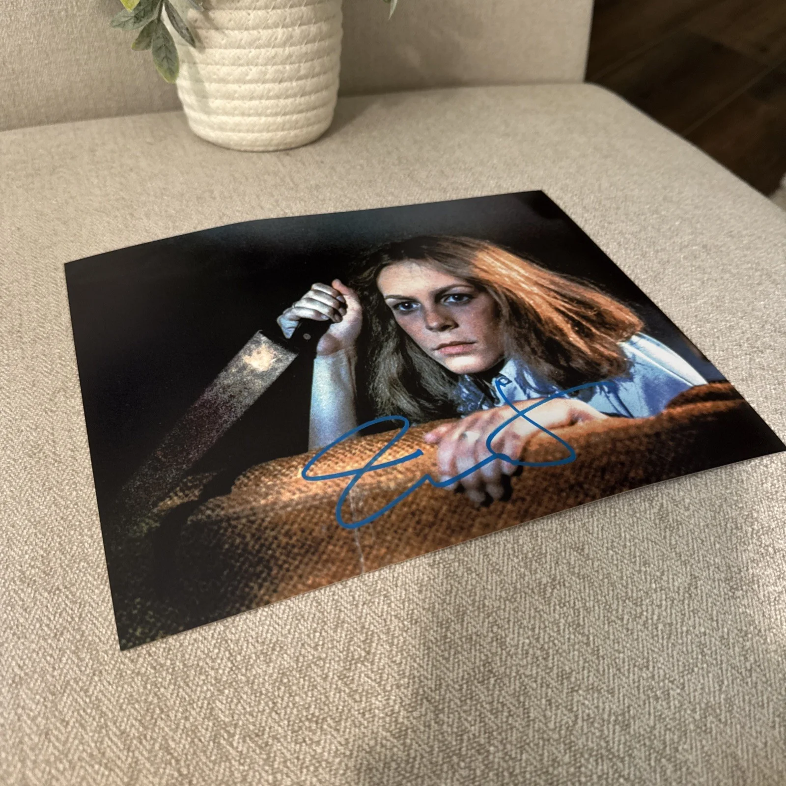Jamie Lee Curtis HALLOWEEN Signed Autographed 8x10 Photo w/COA & Hologram Rare!, изображение 2