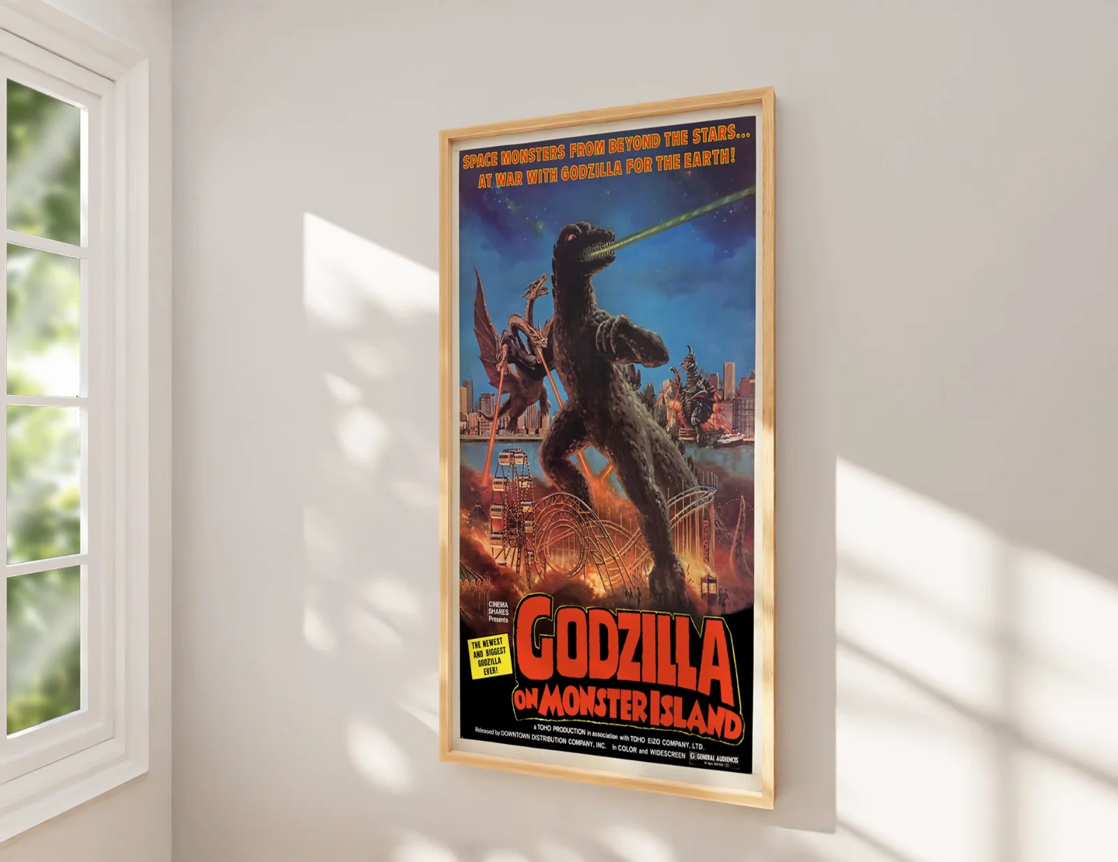 Godzilla on Monster Island - 1972 Sci-Fi Restored 27.2" x 41" US One Sheet, изображение 2