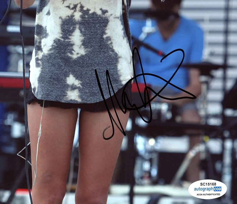 MARTINA SORBARA - Dragonette — Martina Sorbara signed "DRAGONETTE" 8x10 Photo HELLO c SINGER Sexy Hot ACOA COA, image 4