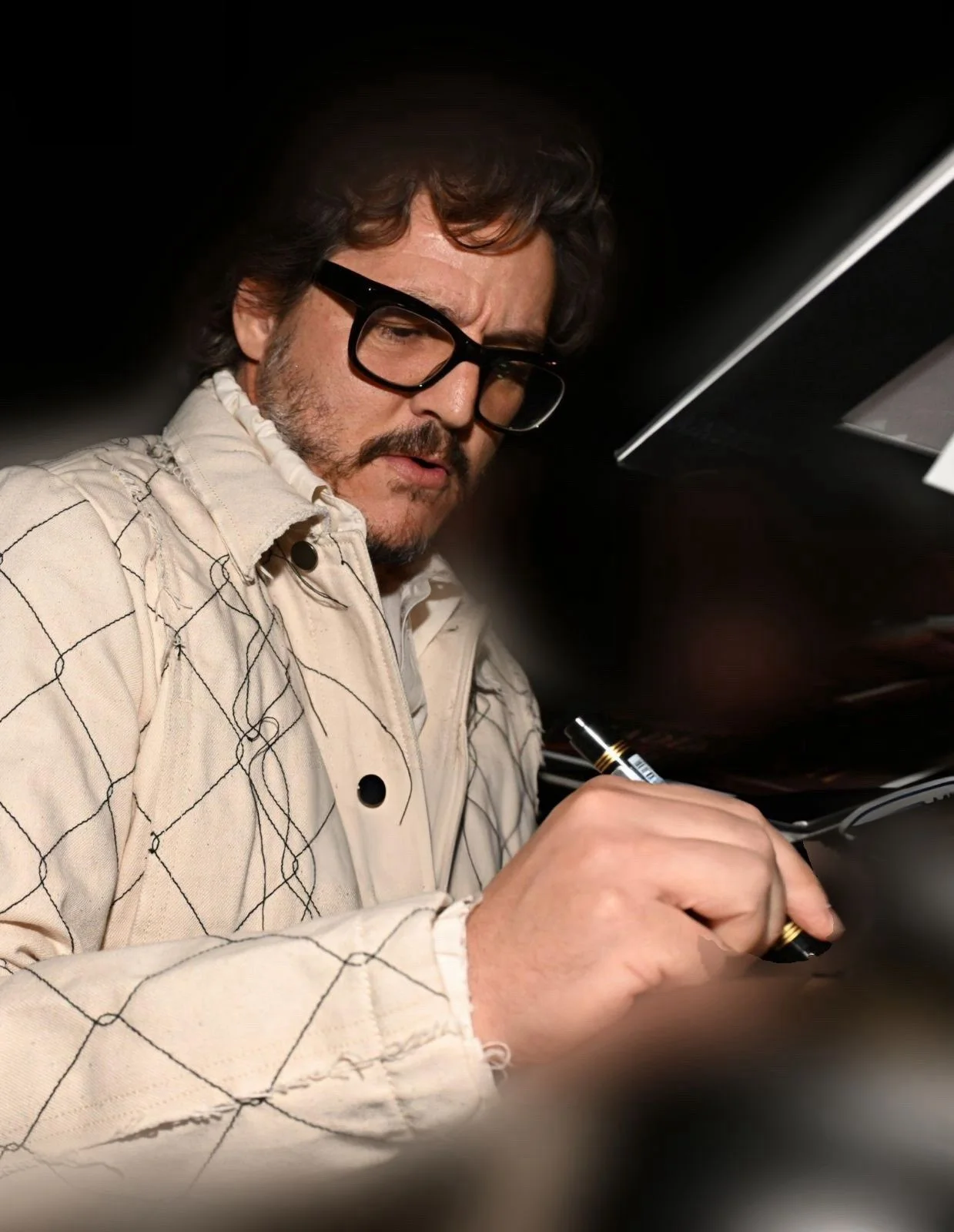 Pedro Pascal — Pedro Pascal Fantastic Four Signed 8x10" Original Autograph w/COA Hologram Proof, изображение 5