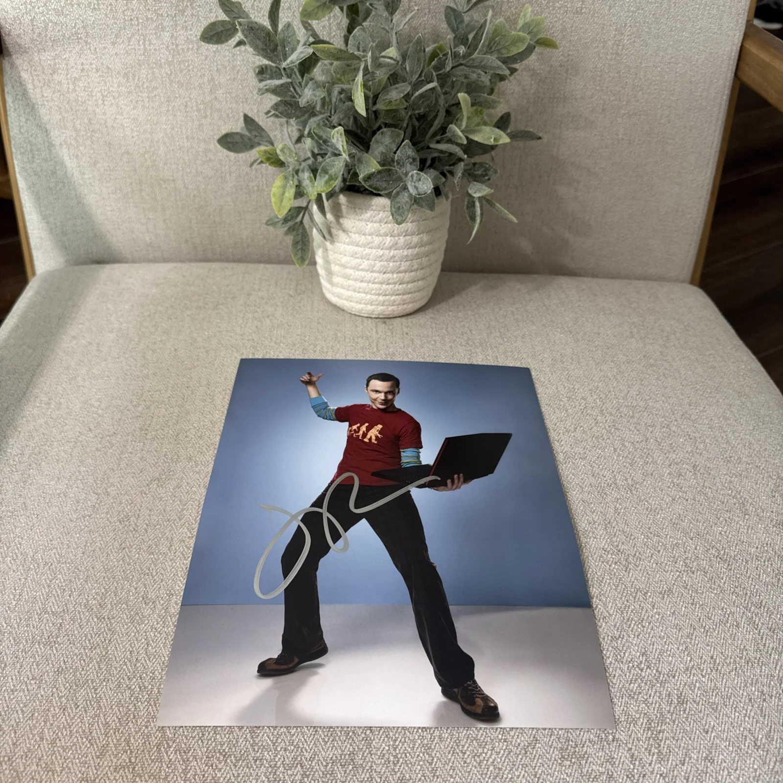 Jim Parsons — Jim Parsons signed Sheldon The Big Bang Theory 8x10 Autographed Photo w/COA Holo