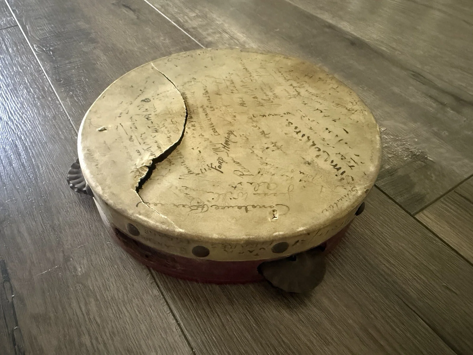 A lot of people — 1920-21 Greenwich Follies Garrick Theatre Autographed/Signed Tambourine Chicago, изображение 2