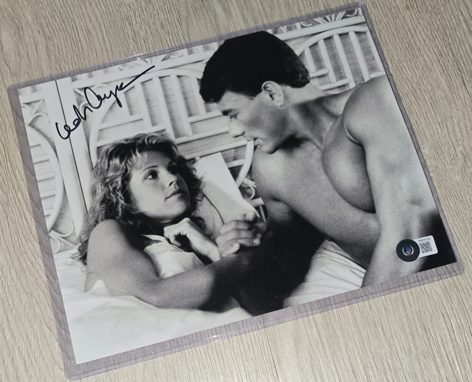 Leah Ayres — Leah Ayres Bloodsport Autograph Beckett BAS Authentic 8x10 Signed Grayscale, изображение 4