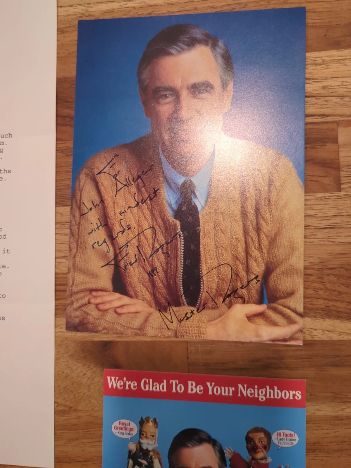 Fred Rogers — 1999 Fred Rogers Signed 2 Autograph Lot Letter Pamphlets And postcards RARE Set, изображение 4