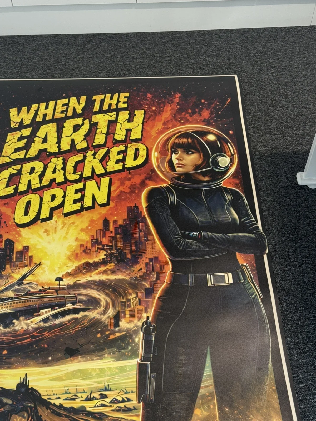 When the earth cracked open reproduction 60” x 40” movie video poster, изображение 3