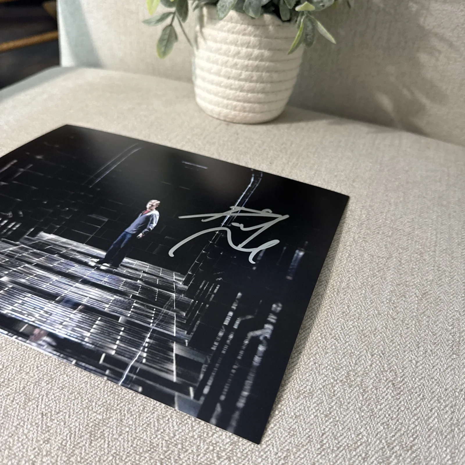 DANIEL RADCLIFFE — DANIEL RADCLIFFE SIGNED AUTOGRAPH "HARRY POTTER" 8x10 RARE PHOTO w/COA Proof !!, image 3