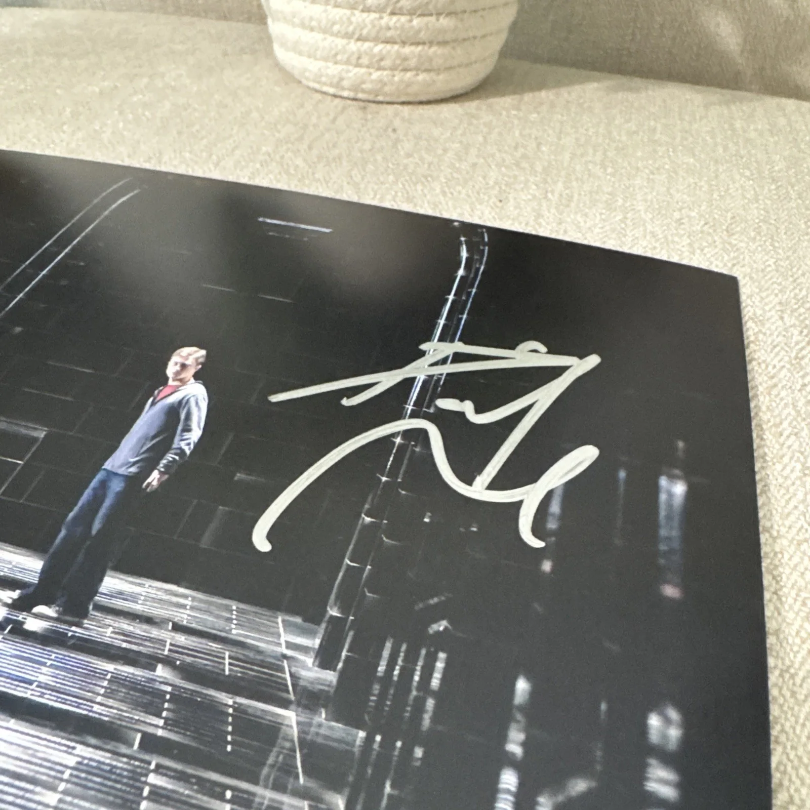 DANIEL RADCLIFFE — DANIEL RADCLIFFE SIGNED AUTOGRAPH "HARRY POTTER" 8x10 RARE PHOTO w/COA Proof !!, image 4