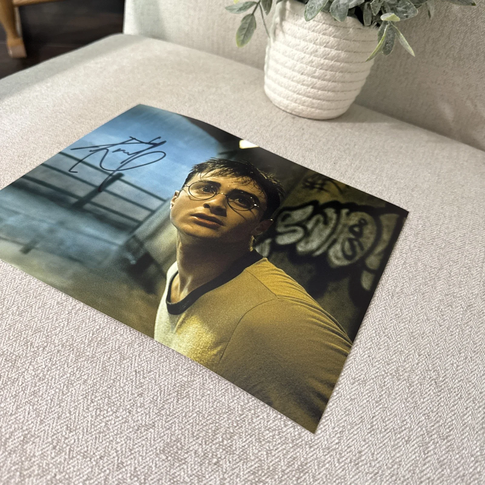 DANIEL RADCLIFFE — DANIEL RADCLIFFE SIGNED AUTOGRAPH "HARRY POTTER" 8x10 RARE PHOTO w/COA Proof !!, изображение 3