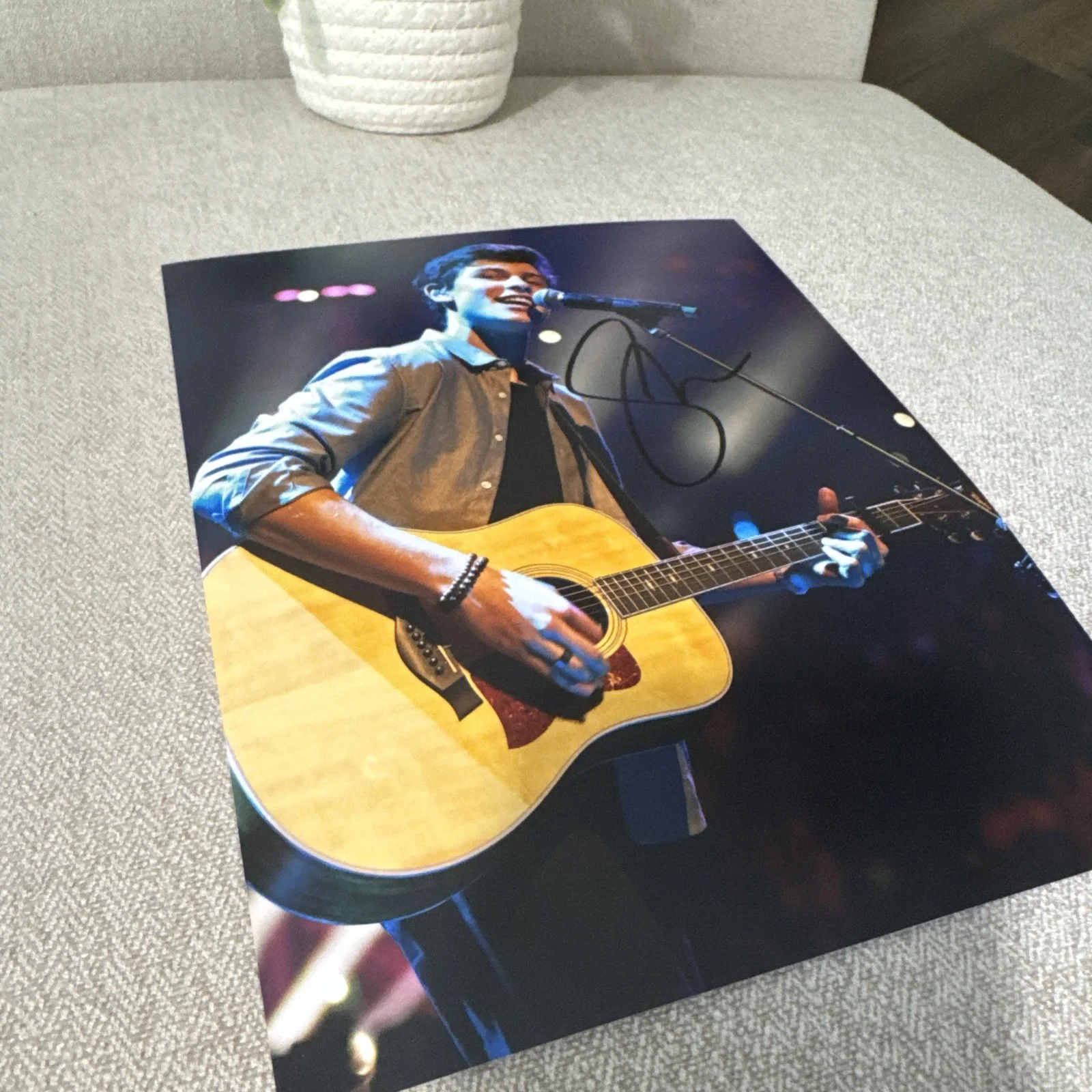 SHAWN MENDES Pop Star Movie TV Star Autographed Signed 8x10 Photo with COA holo, изображение 2