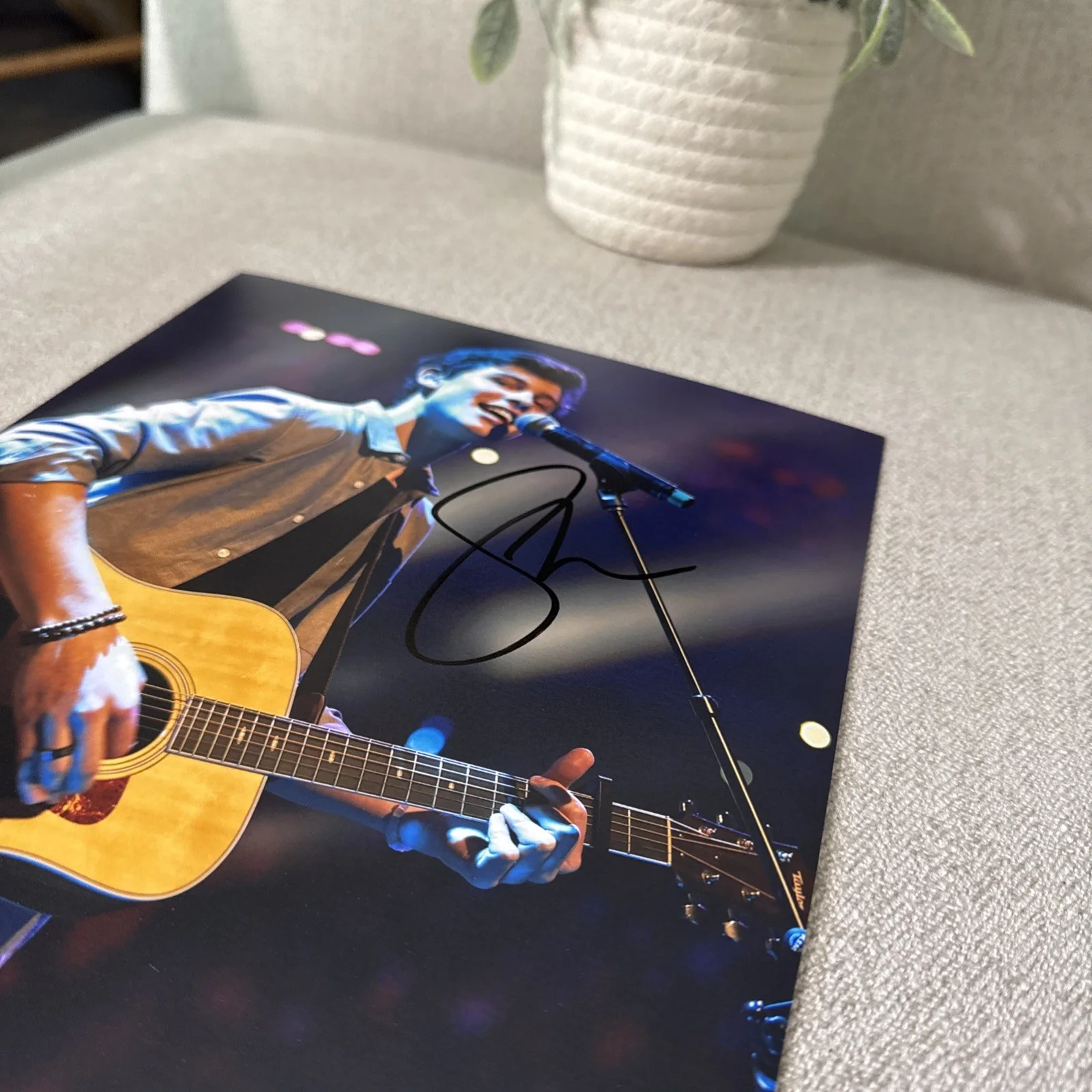 SHAWN MENDES Pop Star Movie TV Star Autographed Signed 8x10 Photo with COA holo, изображение 3