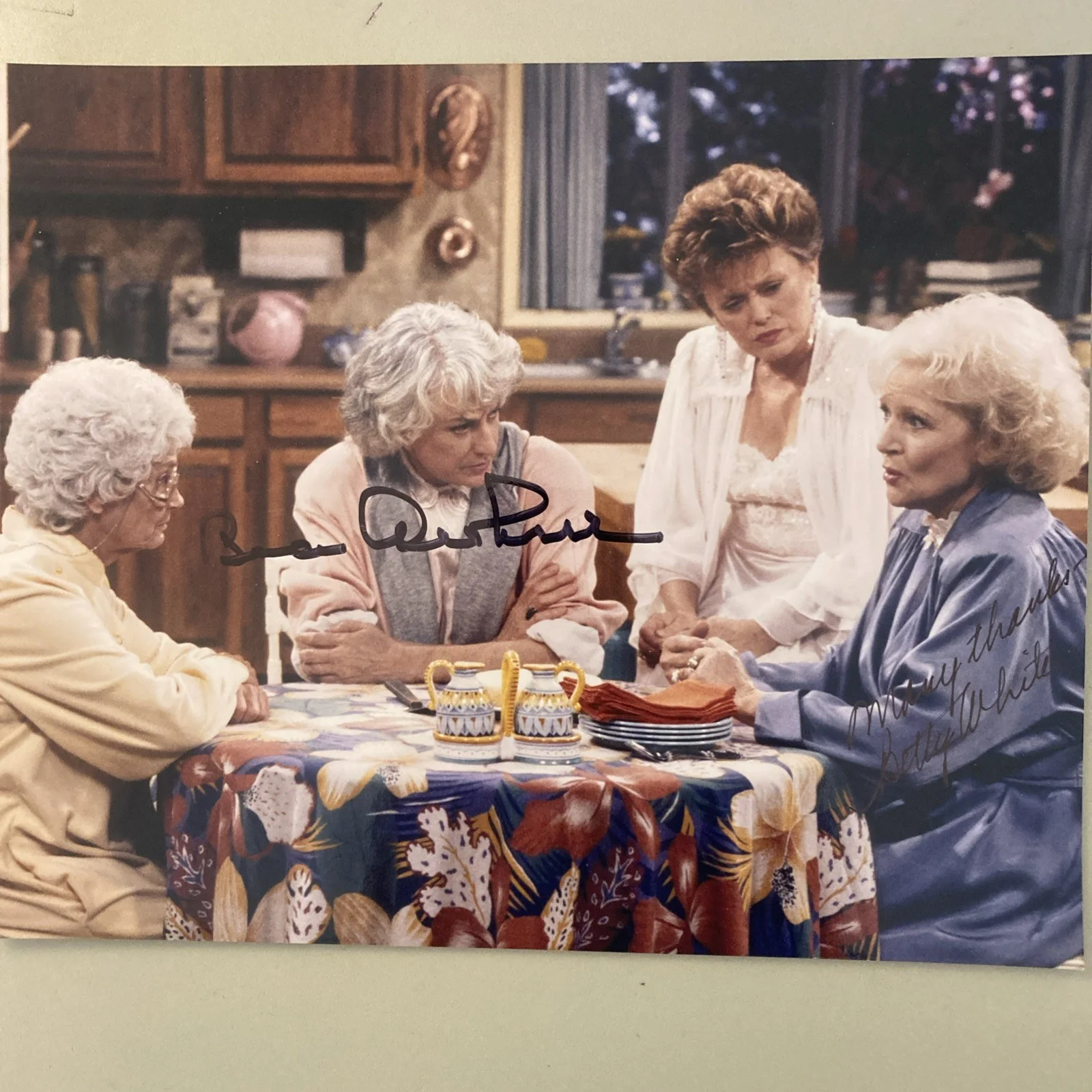 Bea Arthur & Betty White “Golden Girls” signed 8x10 Glossy With-COA -Rare- shot, изображение 2
