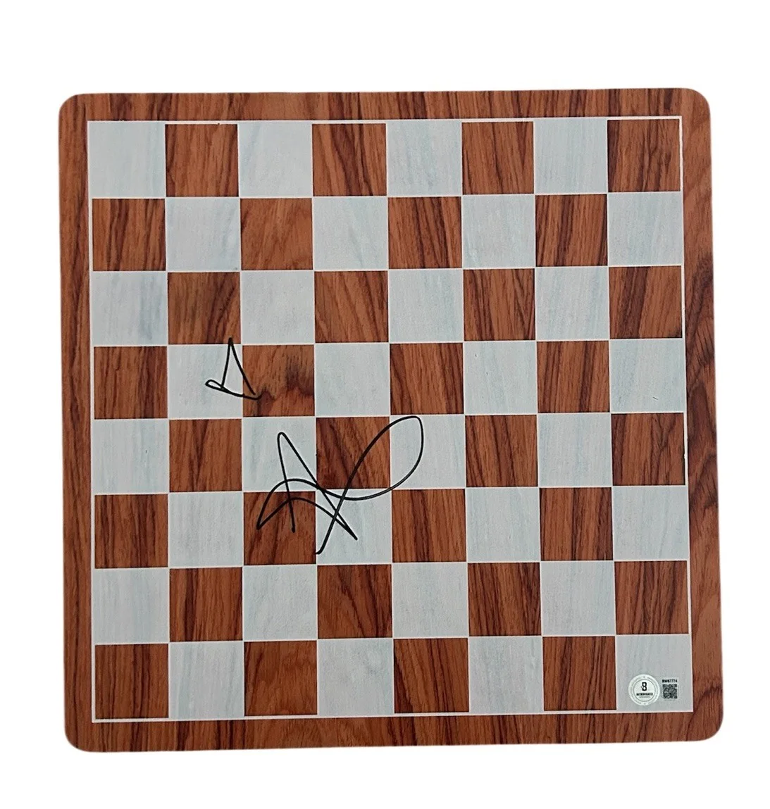 Anya Taylor Joy — ANYA TAYLOR JOY SIGNED THE QUEENS GAMBIT FULL SIZE CHESS BOARD BECKETT COA, image 2