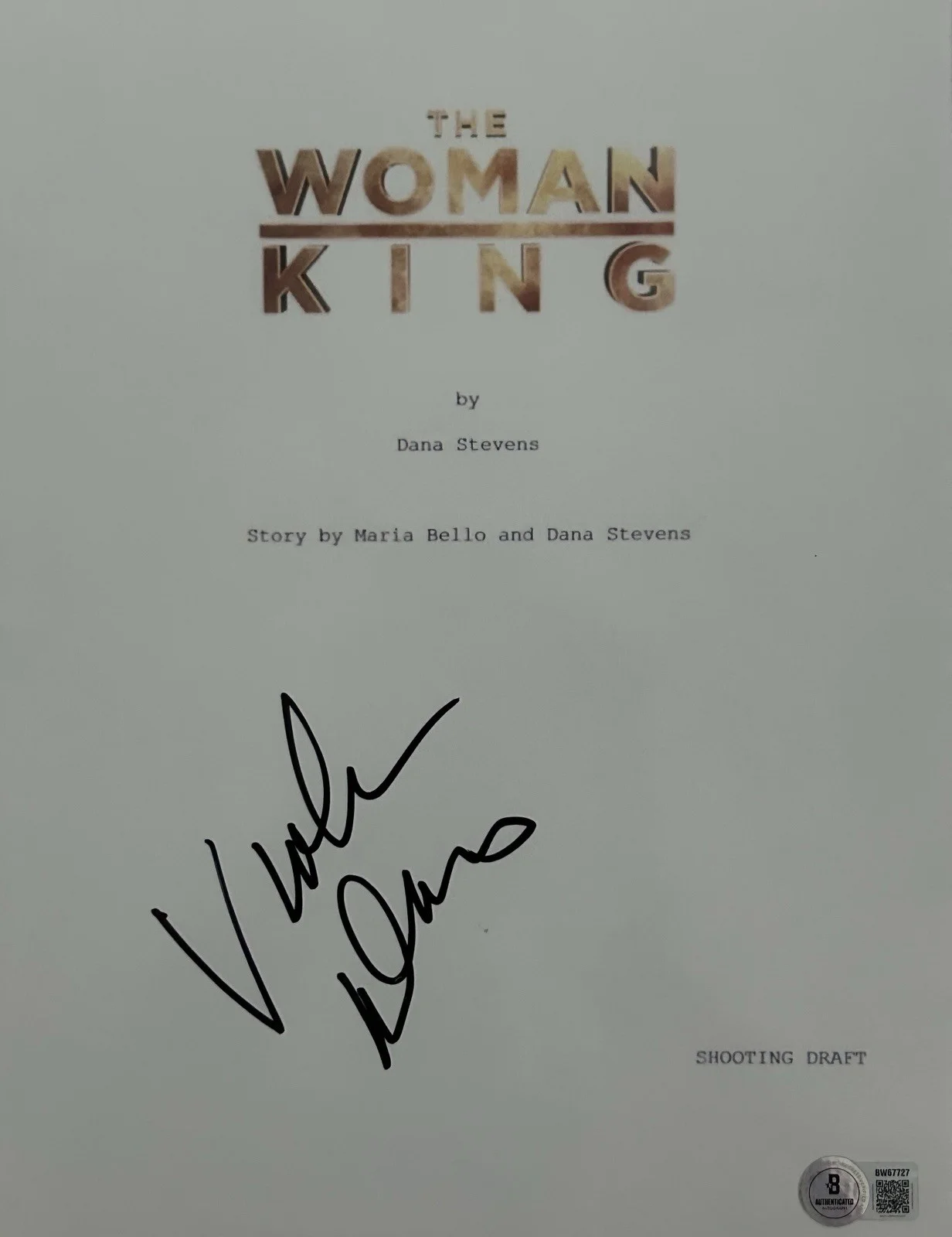 Viola Davis — Viola Davis Signed Autographed The Woman King Movie Script Cover Beckett COA, изображение 2