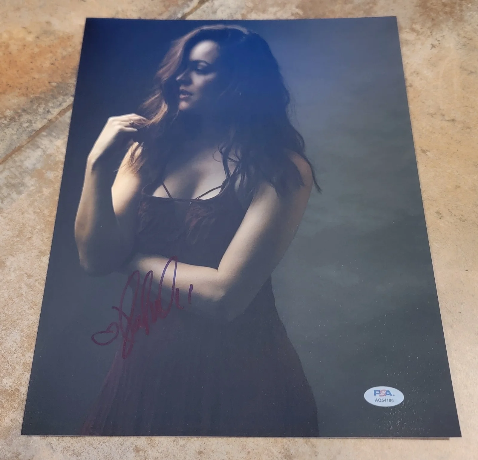 Hayley Orrantia — Hayley Orrantia signed 11x14 photo autograph PSA DNA photoshoot cute