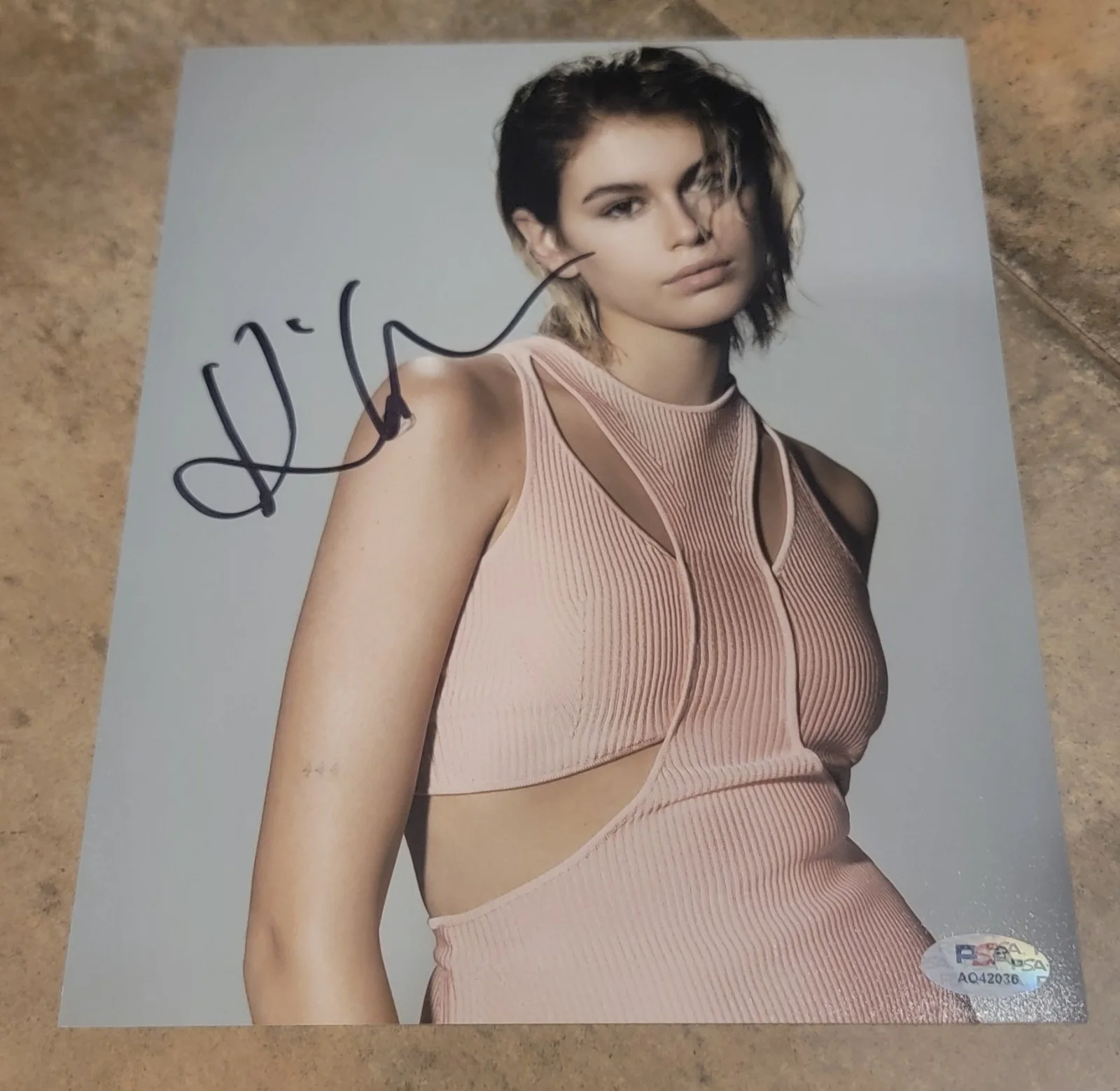 Kaia Gerber — Kaia Gerber signed 8x10 photo autograph PSA DNA photoshoot pink top