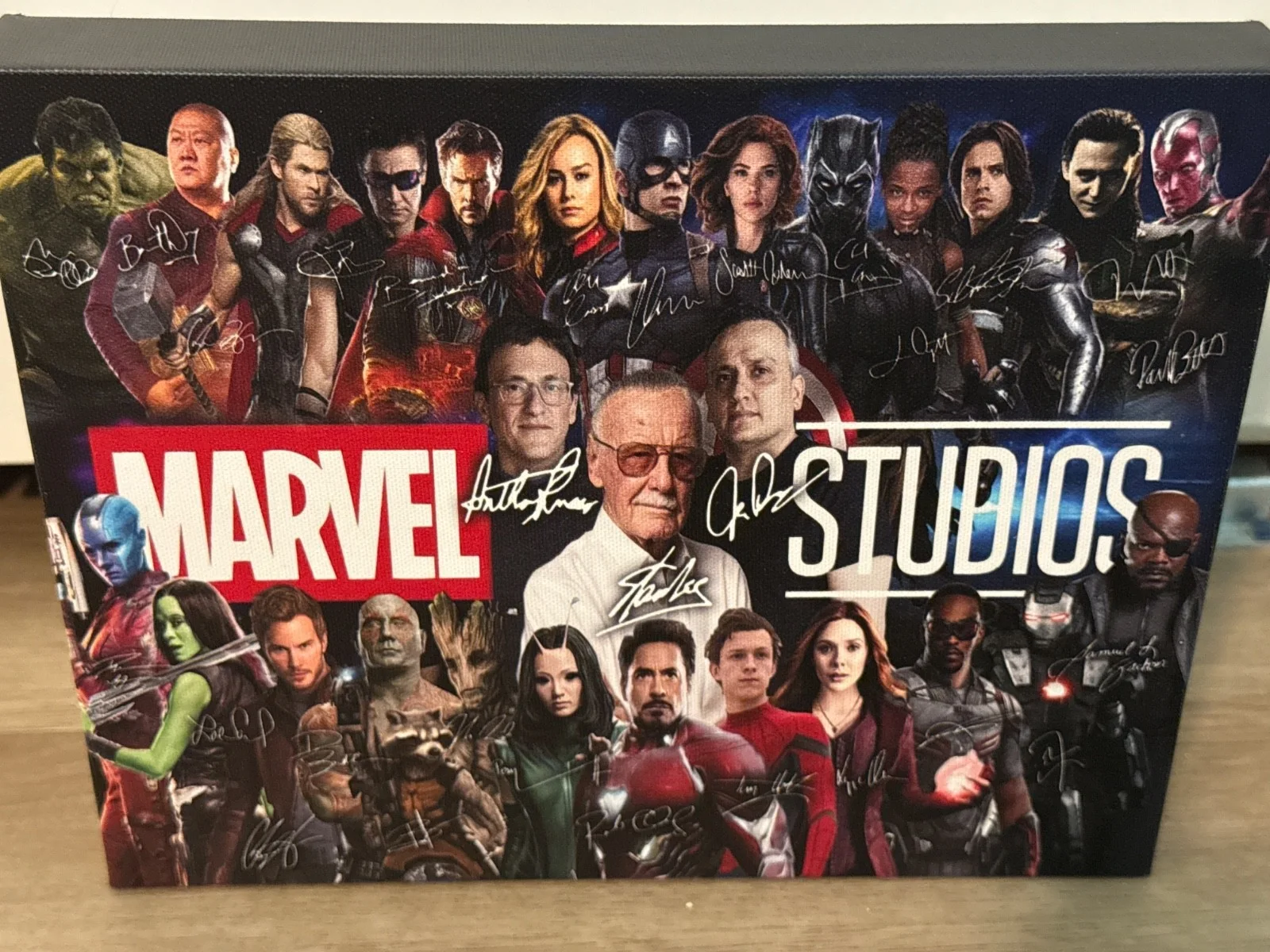 Marvel Studios Actor Signed Canvas New Small, изображение 2