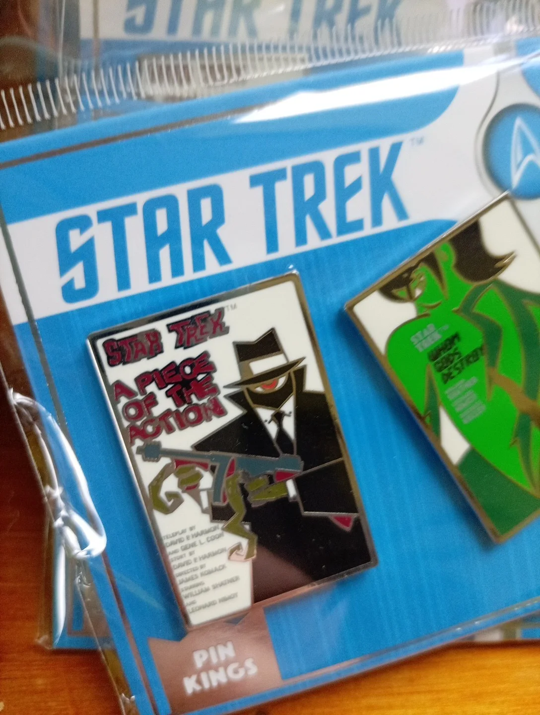PIN KINGS STAR TREK ENAMEL PIN SET 1.4 A PIECE OF ACTION & WHOM GODS DESTROY, изображение 3