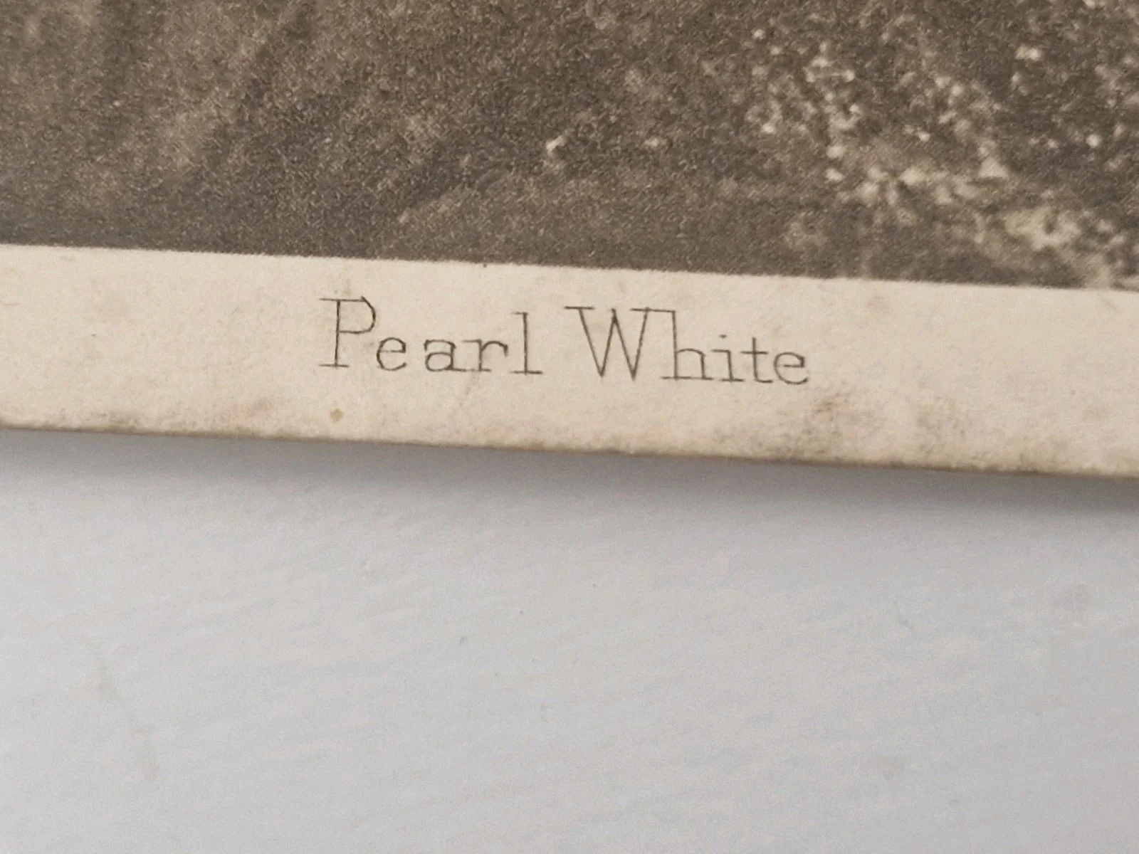 VINTAGE PROMOTIONAL POSTCARD" PEARL WHITE" SILENT FILM STAR 1920S, изображение 2