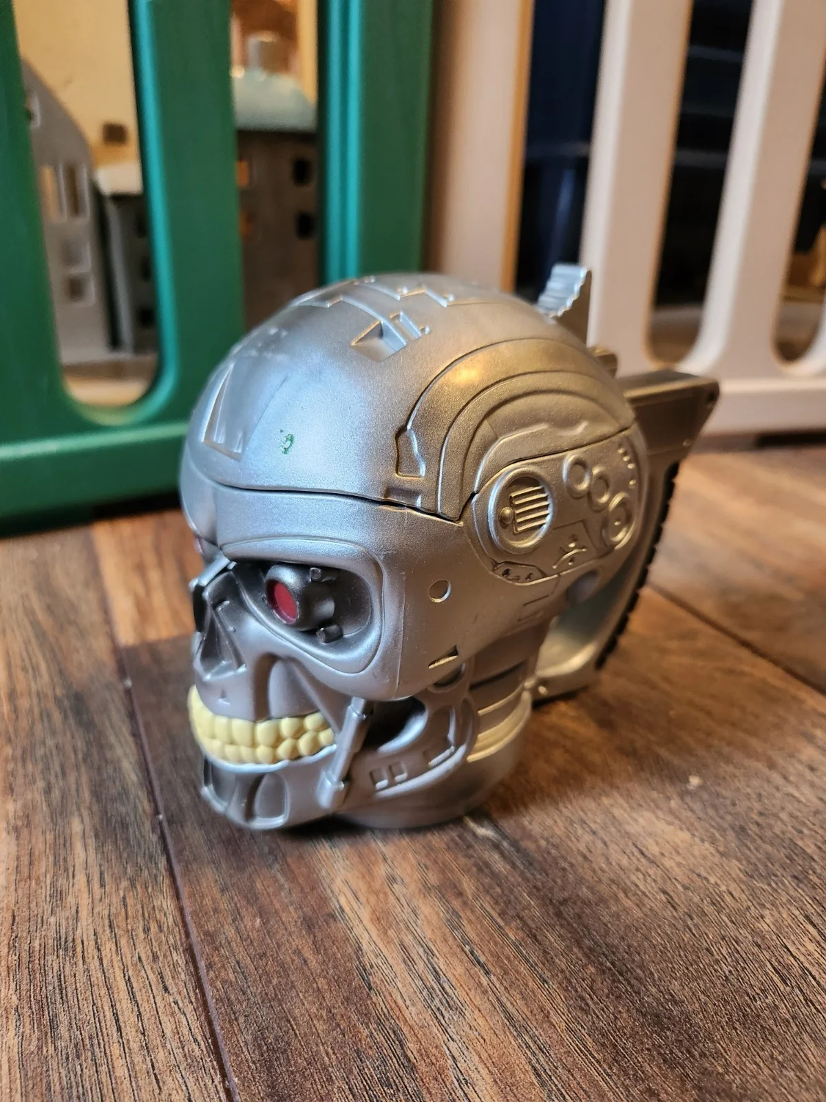 Terminator T800 Universal Studios Tankard Mug With Lid - movie memorabilia, image 3