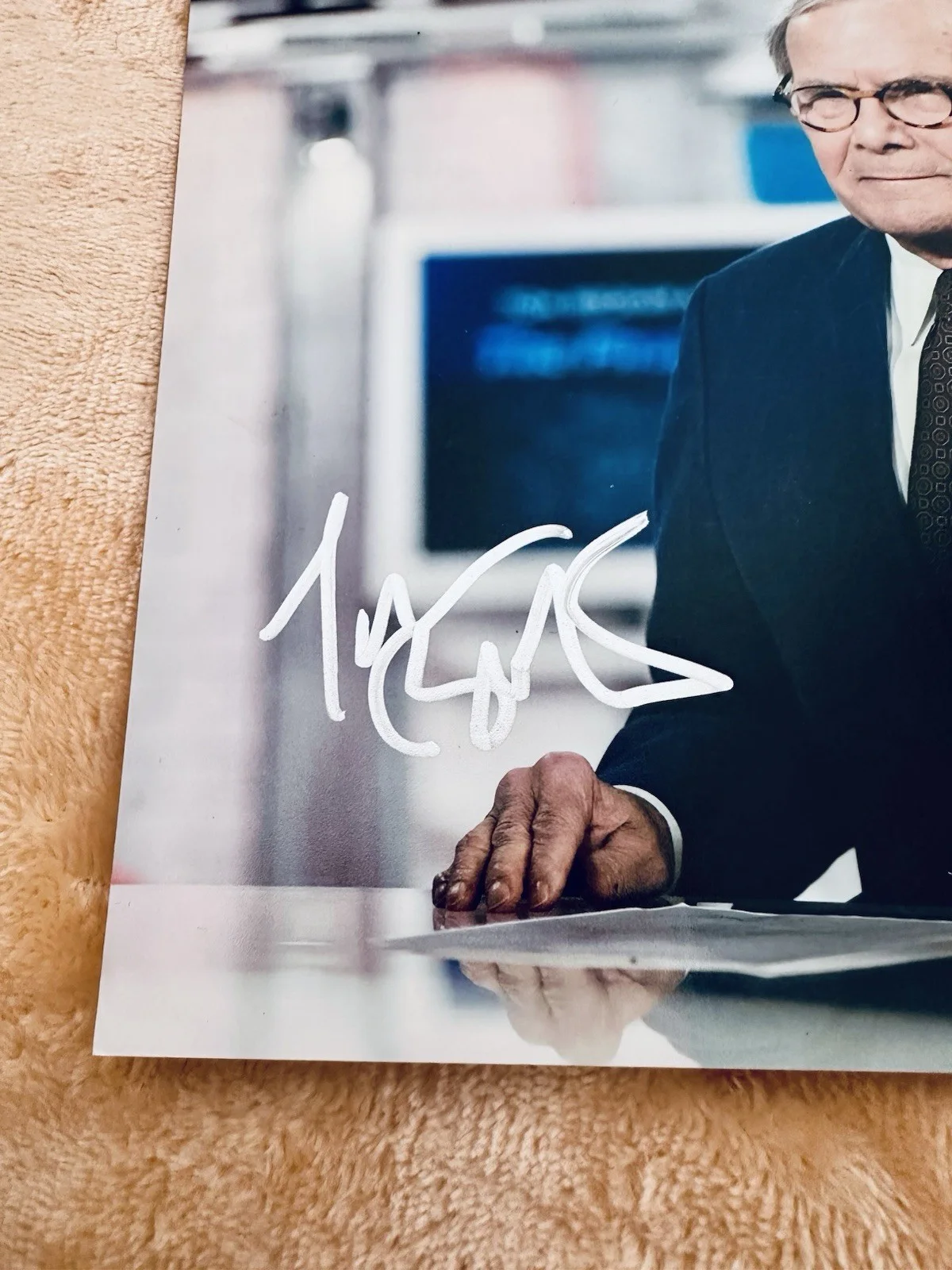 Tom Brokaw — Tom Brokaw Autographed 8x10 JSA COA Longtime NBC News & Today Anchor!, изображение 2