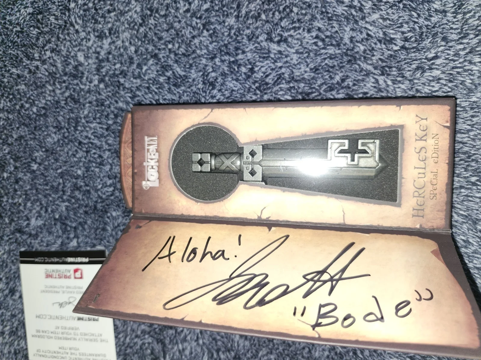Jackson Robert Scott — Jackson Robert Scott Hand Signed "Locke & Key" Small World Special Edition Key, image 3