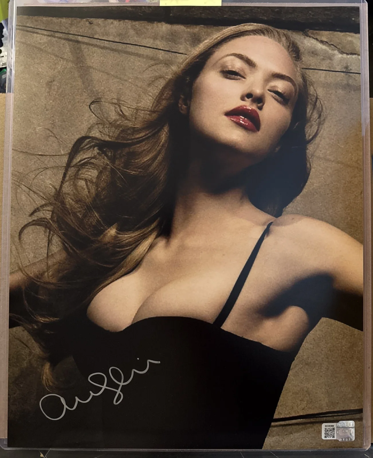 Amanda Seyfried — AMANDA SEYFRIED Autographed 11x14 PHOTO Signed OCCM