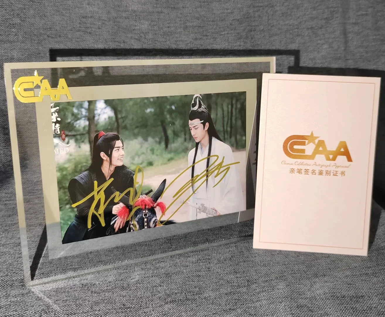 The Untamed BJYX Xiao Zhan Wang Yibo Signed Autographed Photo CCAA certificate, изображение 3