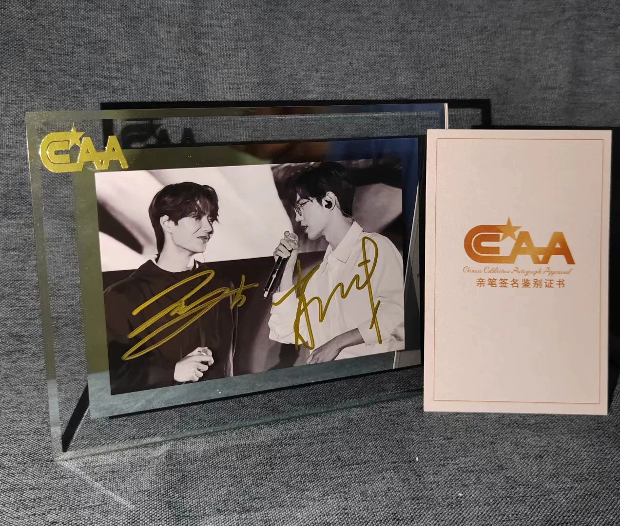 The Untamed BJYX Xiao Zhan Wang Yibo Signed Autographed Photo CCAA certificate, изображение 5