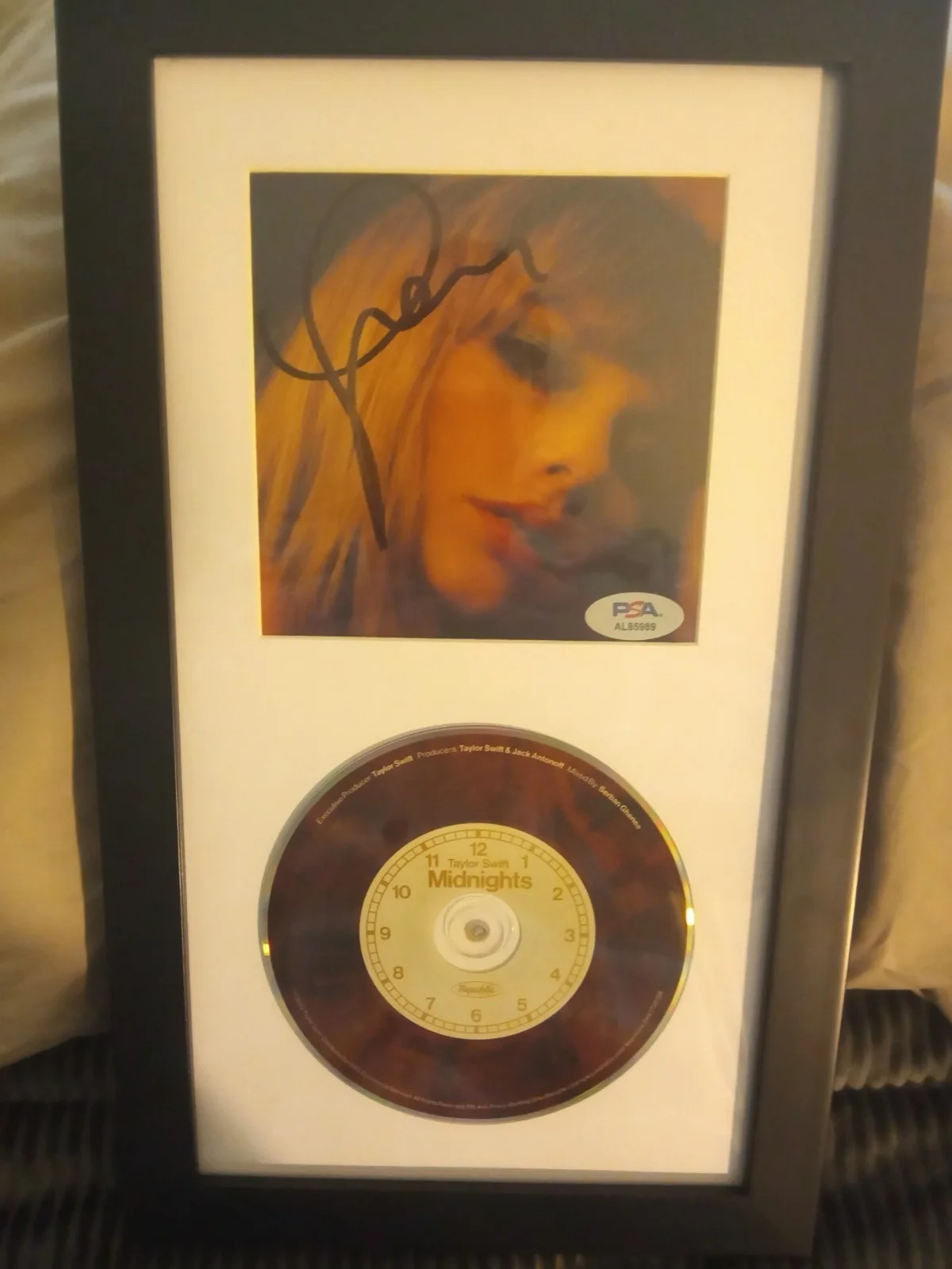 PSA Authenticated Taylor Swift Signed Midnight Mahogany Cd Cover, image 2