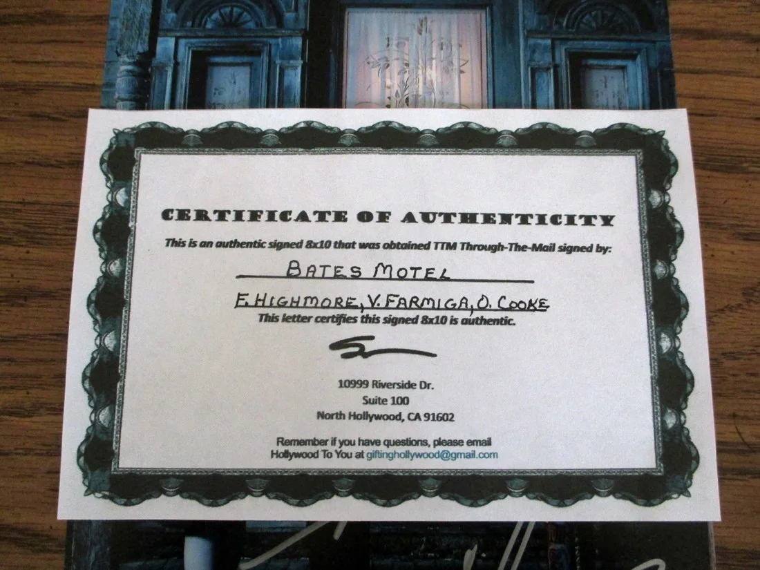 ROBBIE, GOSLING — BATES MOTEL AUTOGRAPHED CAST (3) 8X10, image 2
