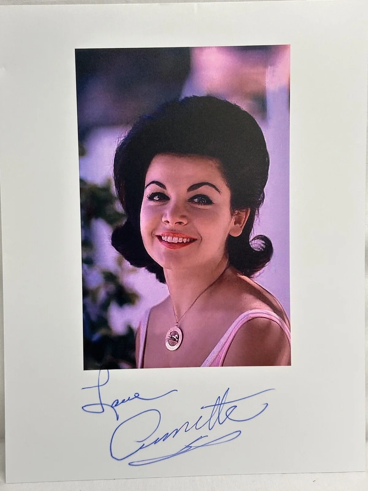 Annette Funicello — Annette Funicello Actress Singer 8x11” Colored Picture & Signed Index Card, изображение 3