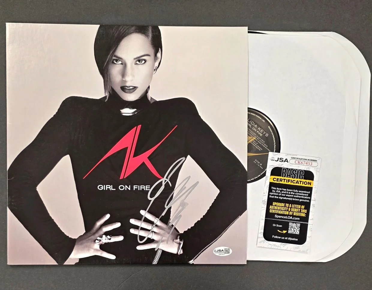 Alicia Keys signed 'Girl on Fire' vinyl record album cover LP autograph ~ JSA, изображение 2