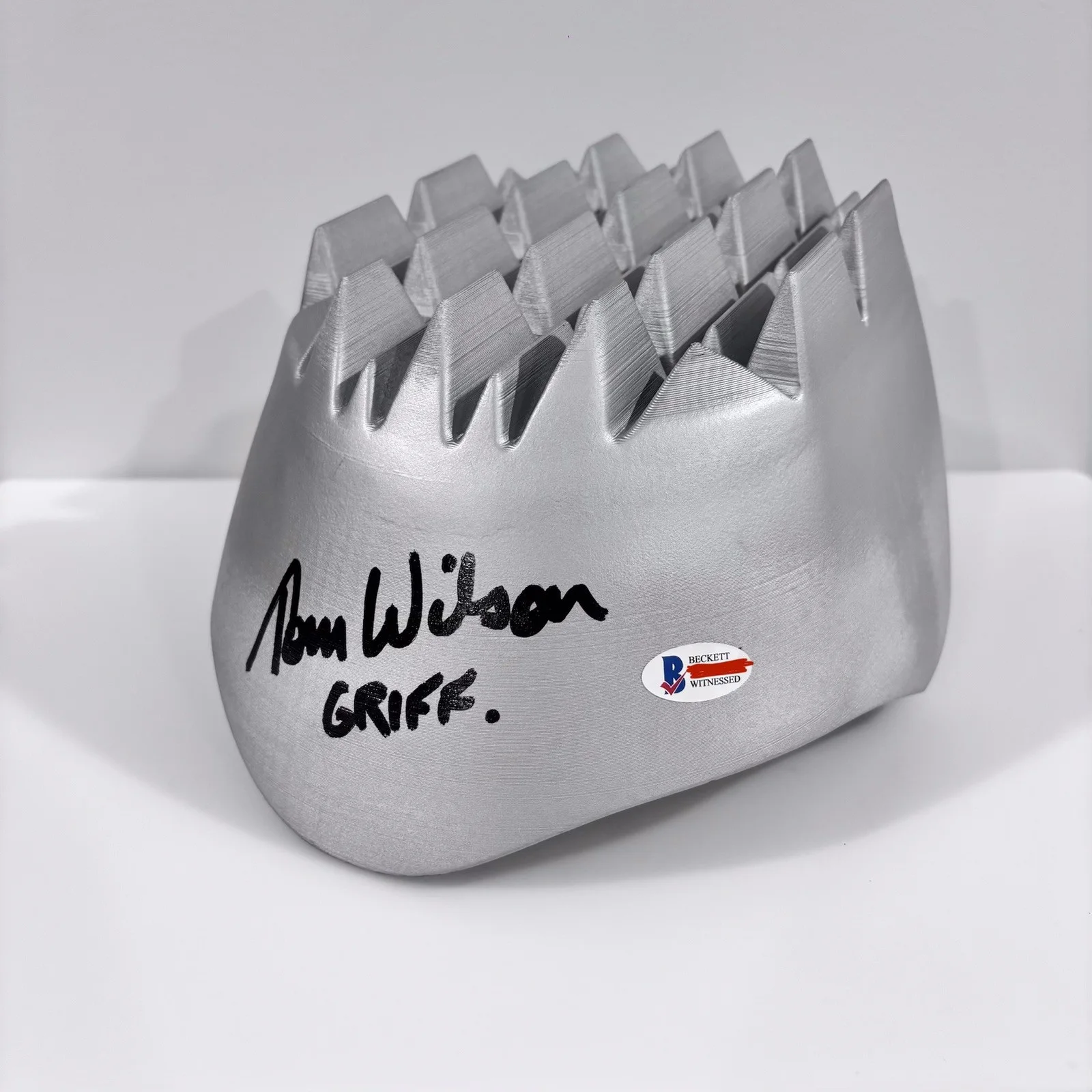 Tom Wilson — Tom Wilson Signed Griff Helmet Replica Back To The Future 2 Biff BTTF Beckett, image 2