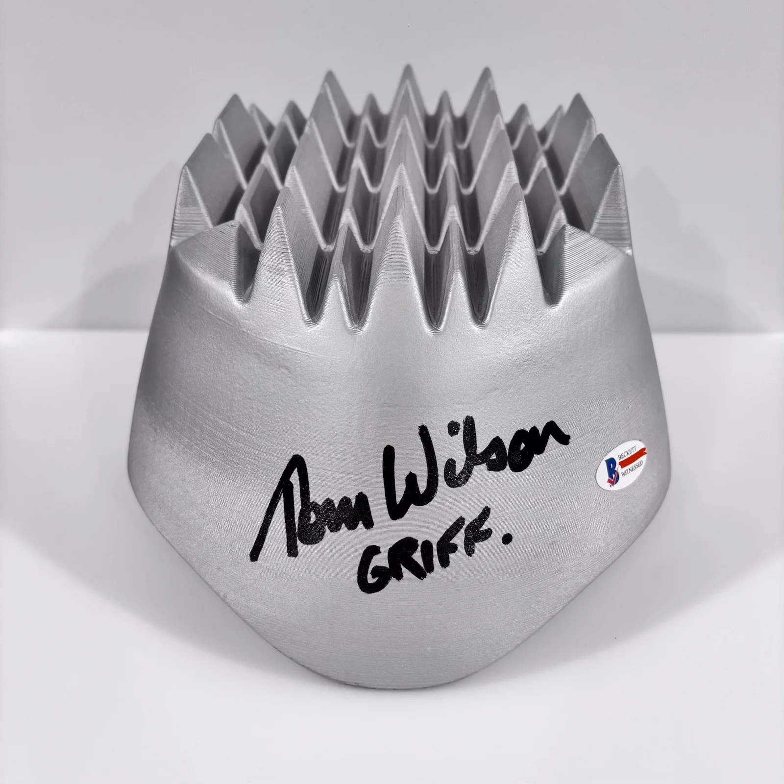 Tom Wilson — Tom Wilson Signed Griff Helmet Replica Back To The Future 2 Biff BTTF Beckett, image 3