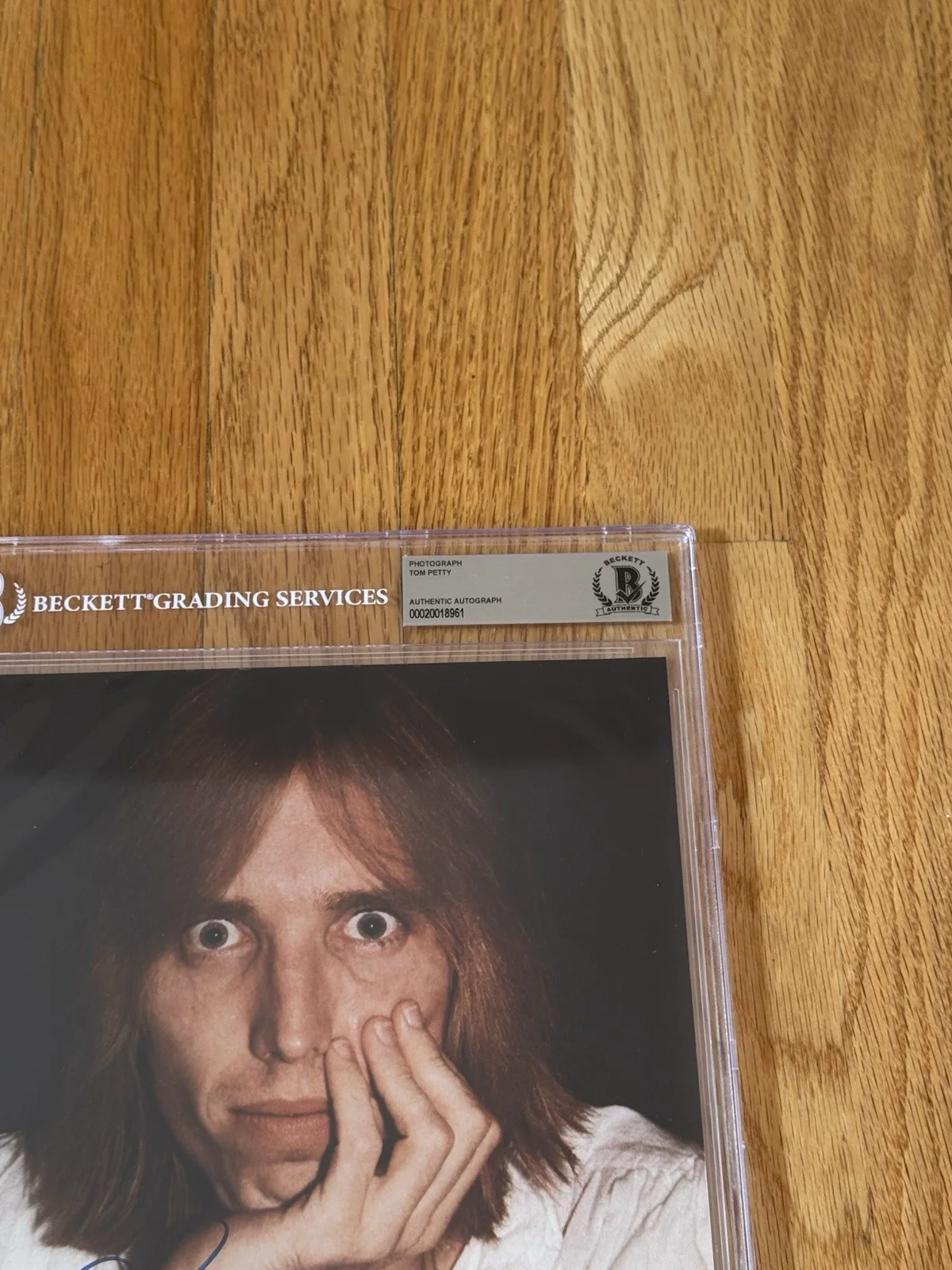 Very Nice 8 by 10 Signed Autographed Photo by Tom Petty Beckett Slab BAS Auto, изображение 2