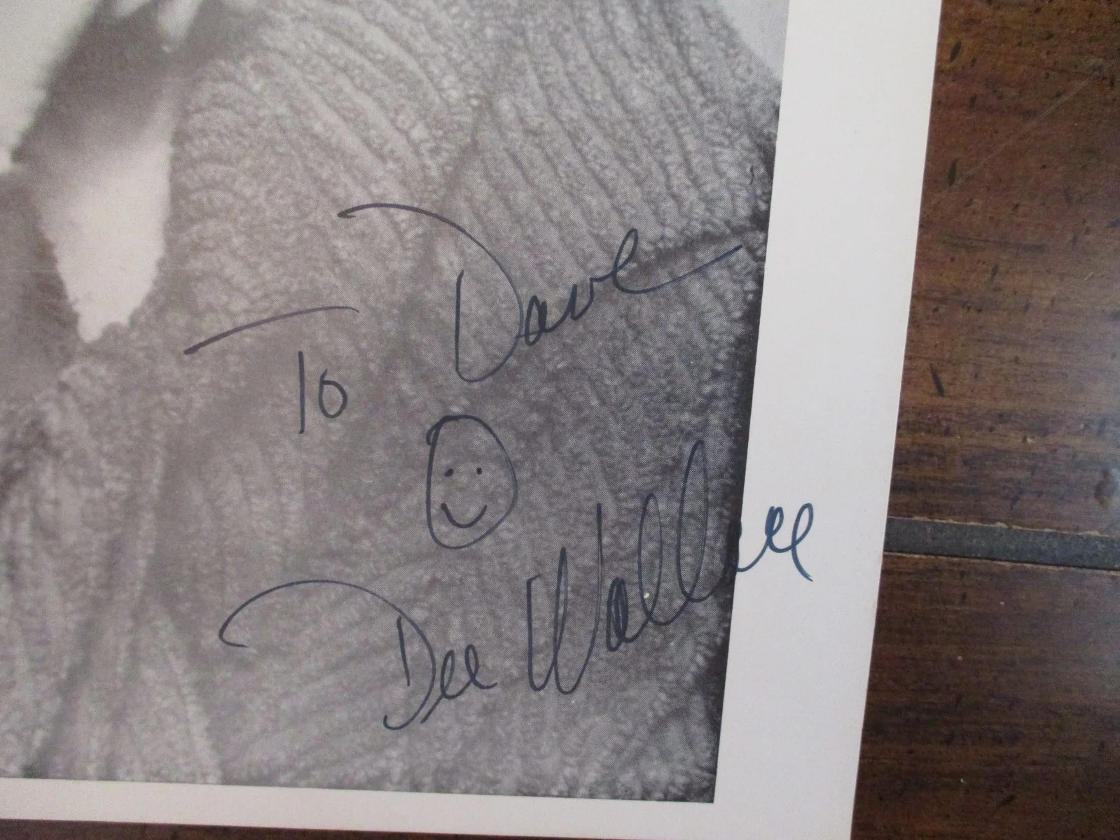 DEE WALLACE(E.T. THE EXTRA TERRESTRIAL/CRITTERS/NEW LASSIE)Signed 8x10 B&W Photo, изображение 2