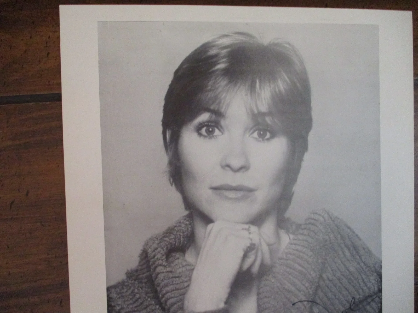 DEE WALLACE(E.T. THE EXTRA TERRESTRIAL/CRITTERS/NEW LASSIE)Signed 8x10 B&W Photo, изображение 3