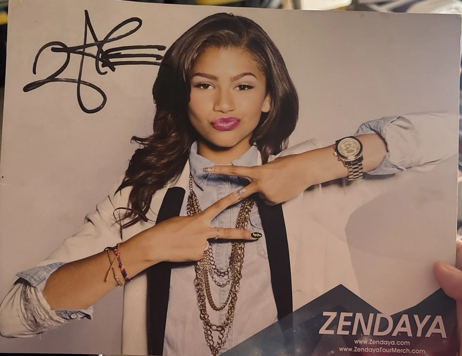 Zendaya Autographed Original 8x10 Photo Signed $400 OBO, изображение 3