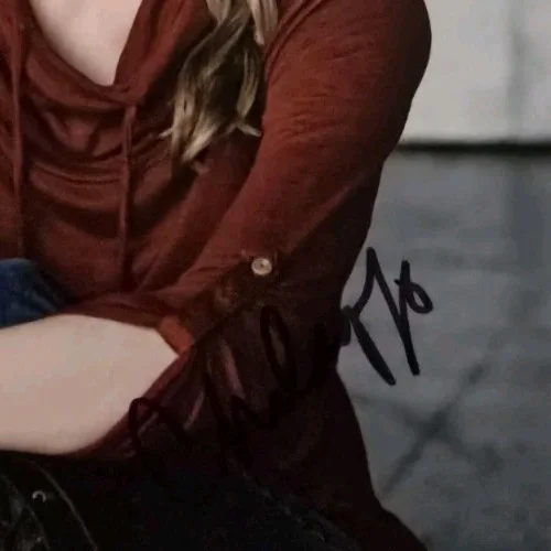 Chelsey Crisp — Actress CHELSEY CRISP (Fresh Off The Boat) Signed 8x10 Color Photo Picture COA, изображение 3