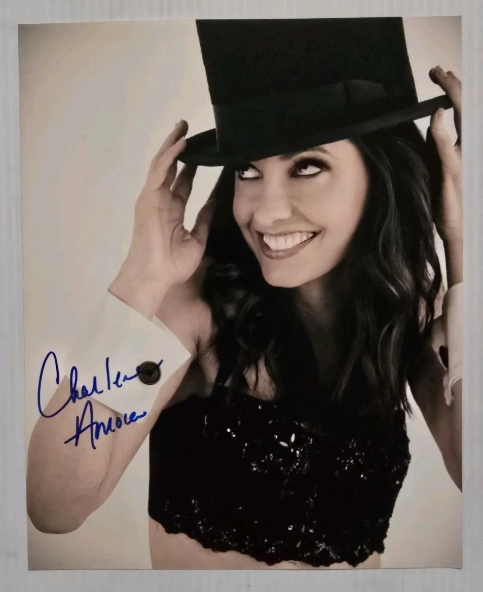 Charlene Amoia — Actress CHARLENE AMOIA (How I Met Your Mother) Signed 8x10 Photo Picture & COA