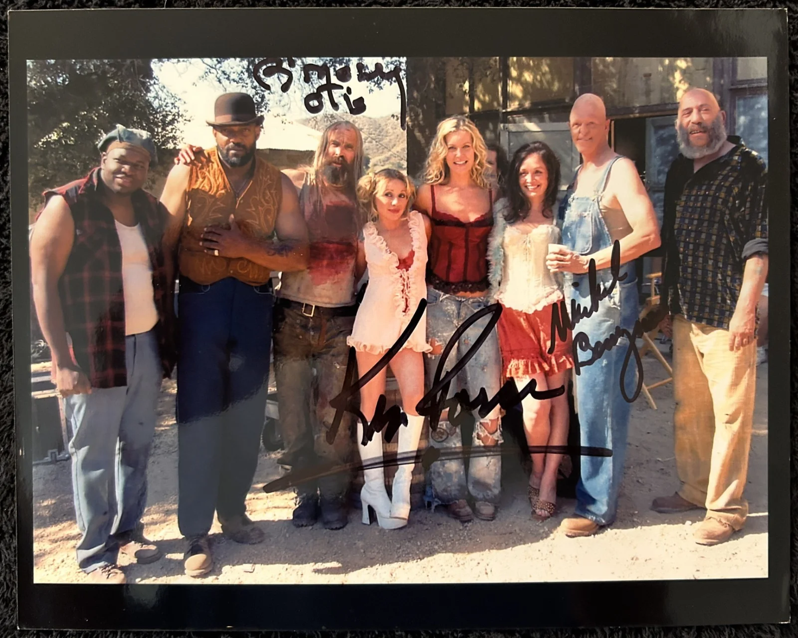 BILL MOSLEY/KEN FOREE/MICHAEL BERRYMAN — DEVILS REJECTS CAST PHOTO SIGNED BY BILL MOSLEY KEN FOREE AND MICHAEL BERRYMAN