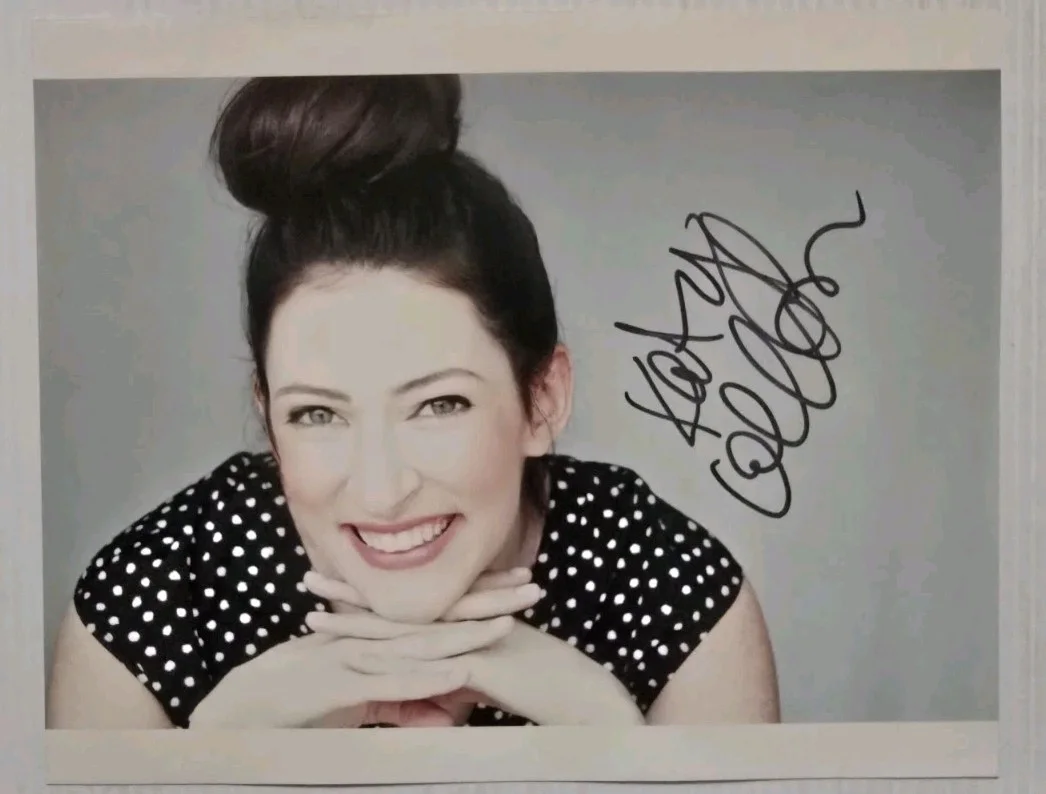 Katy Colloton — Actress KATY COLLOTON (Teachers) Signed Autograph 8x10 Color Photo Picture & COA, изображение 2