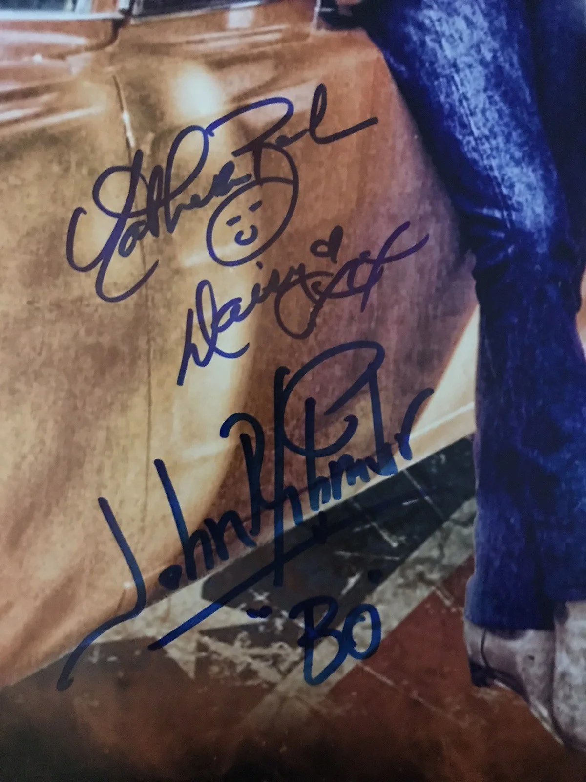 CATHERINE BACH TOM WOPAT JOHN SCHNIDER — DUKES OF HAZZARD CATHERINE BACH TOM WOPAT JOHN SCHNIDER HAND SIGNED 16X20 PHOTO, изображение 2