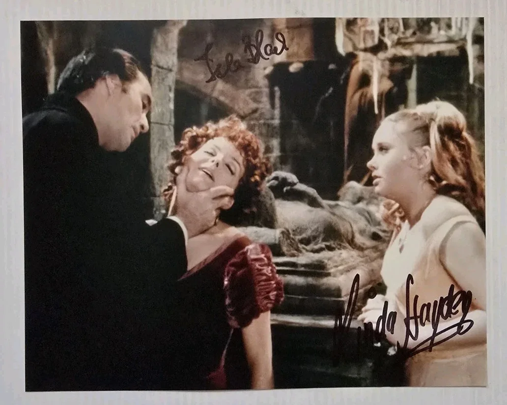 Linda Hayden — LINDA HAYDEN / ISLA BLAIR (Taste The Blood of Dracula) Signed 8x10 Picture & COA, изображение 2