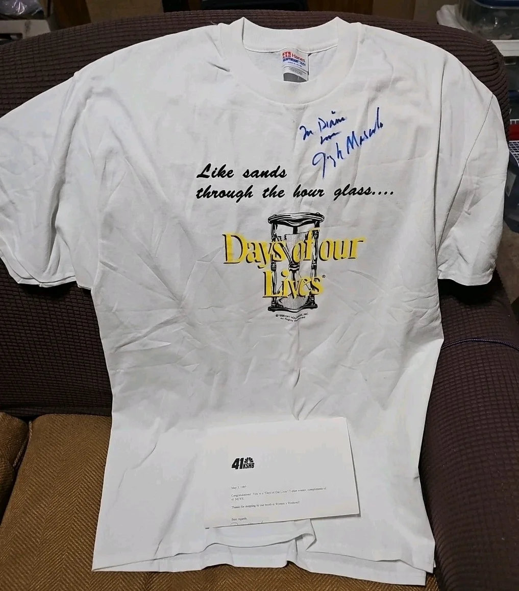 Days Of Our Lives Boo, T-Shirt, Magazines with Fan Autographs Signed Lot, изображение 2