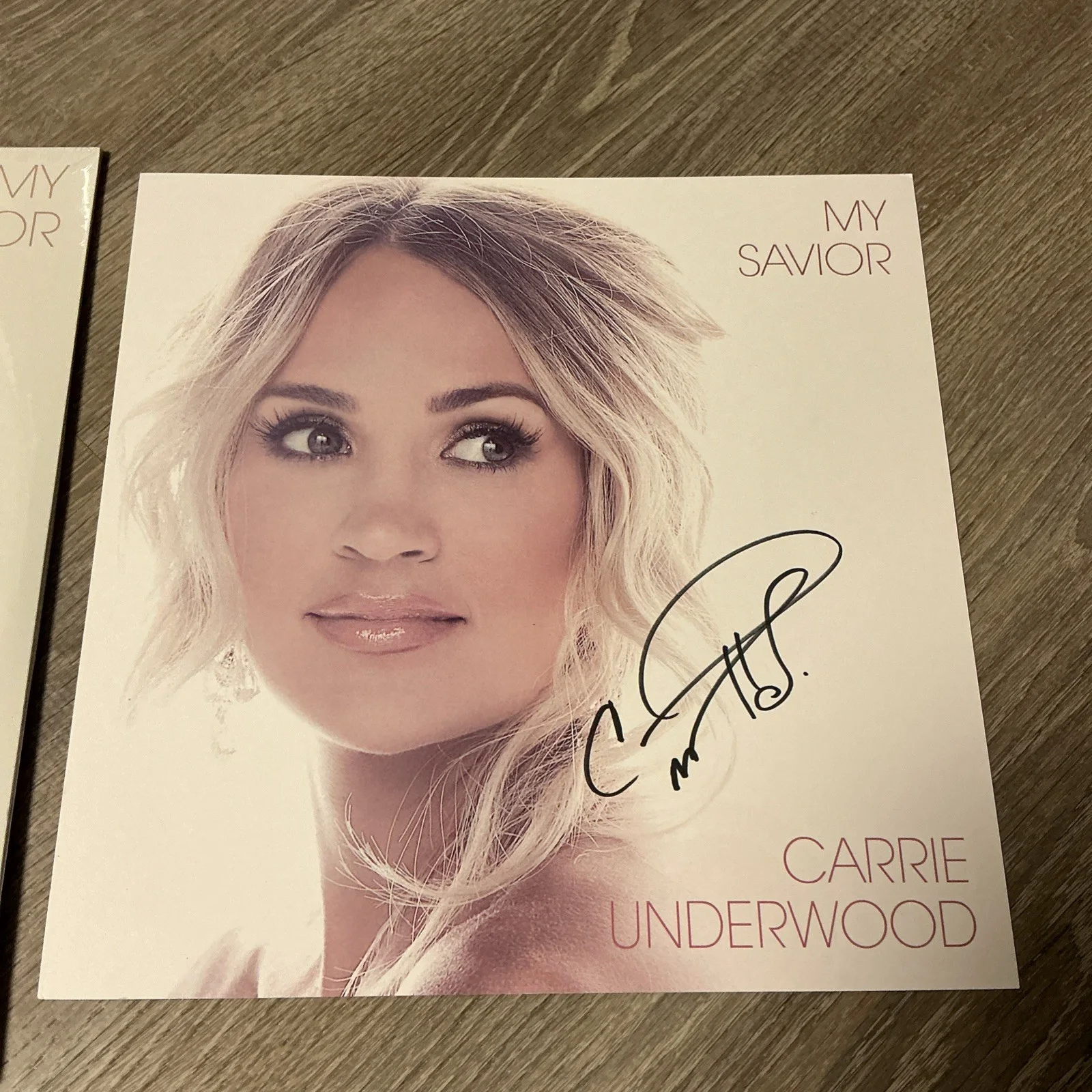 Carrie Underwood Signed Autograph Photo Art Card & My Savior White Vinyl Sealed, изображение 2