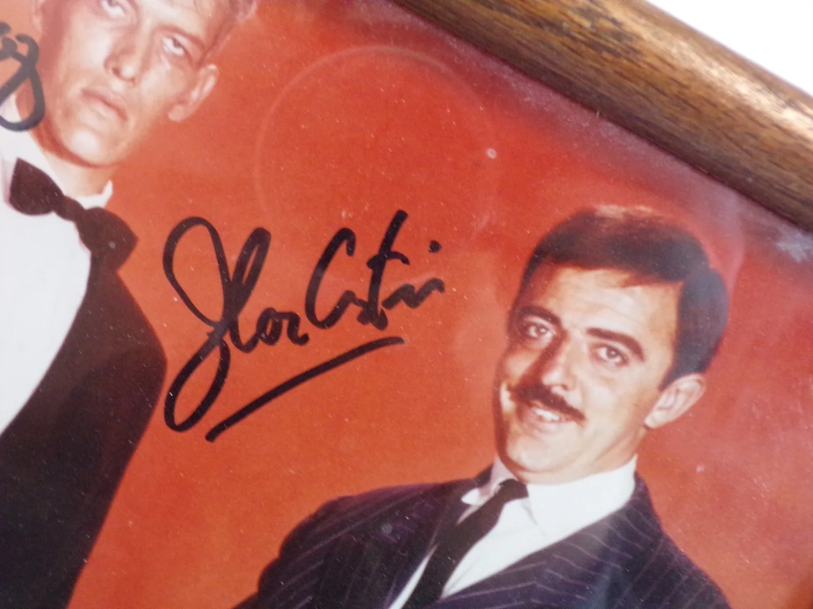 The Addams Family John Astin Lisa Loring AUTOGRAPHED 10x8" Photo w/COA 042026WT, изображение 3