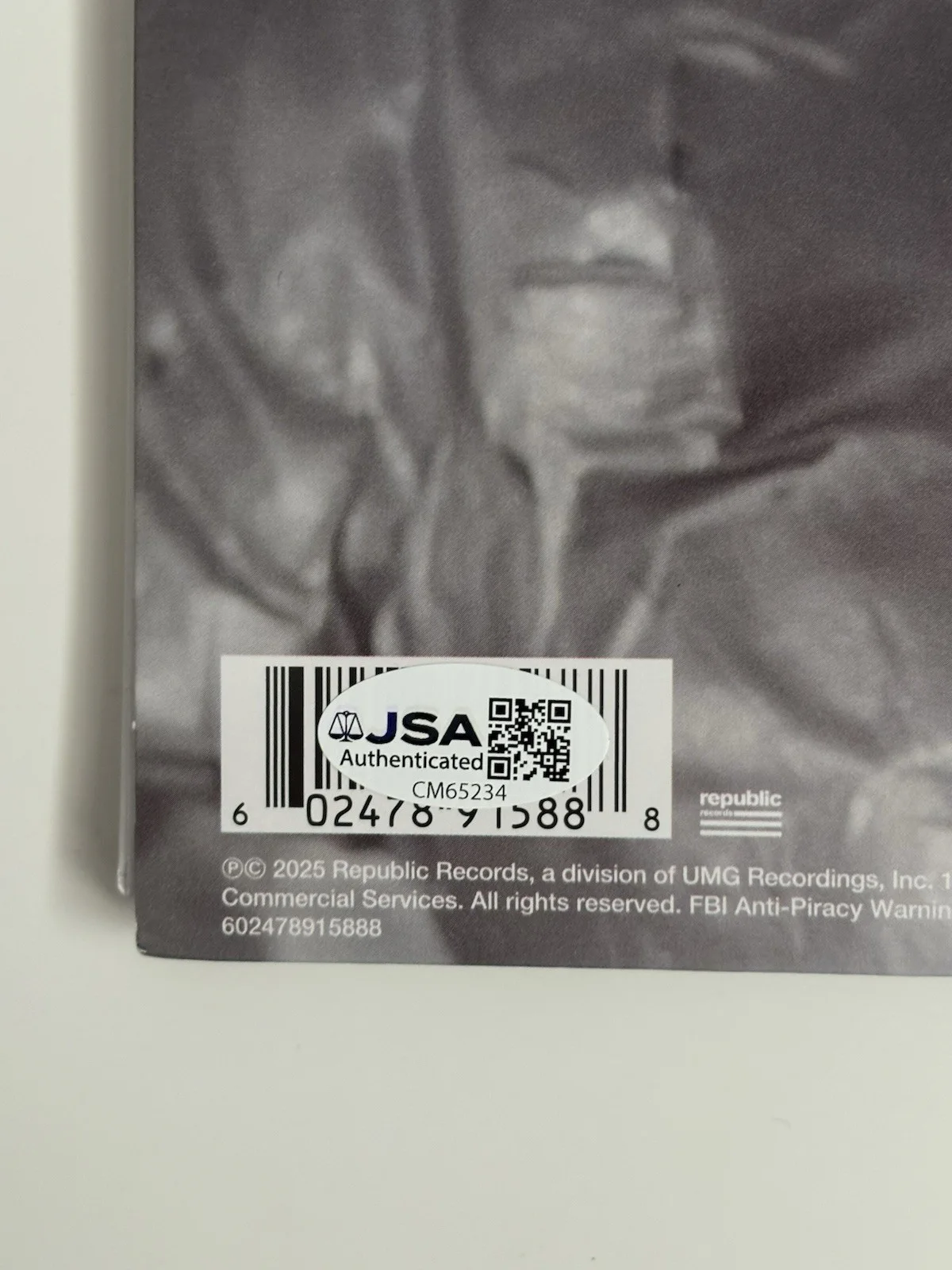 Benee Ur An Angel I'm Just Particles LP White Vinyl Signed Autographed JSA COA, изображение 3