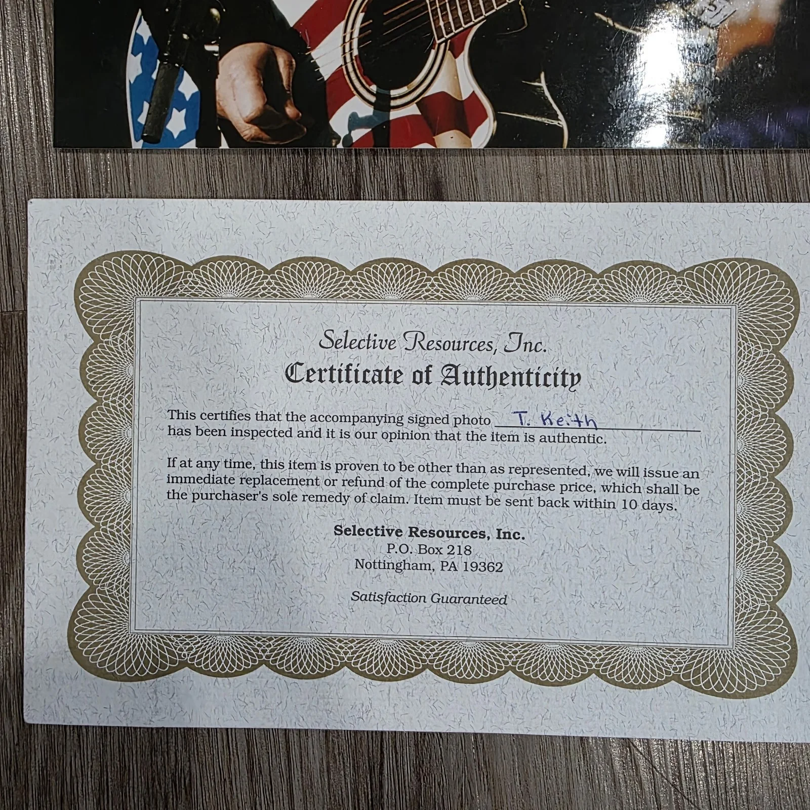 Toby Keith Hand Signed 8x10 Photo Singer Autograph Selective Resources COA, image 3
